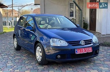 Хэтчбек Volkswagen Golf 2005 в Львове