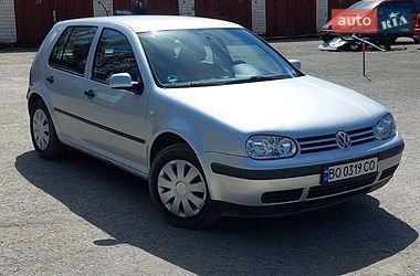 Хетчбек Volkswagen Golf 2002 в Тернополі