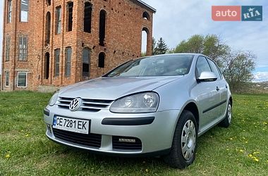 Хэтчбек Volkswagen Golf 2004 в Черновцах