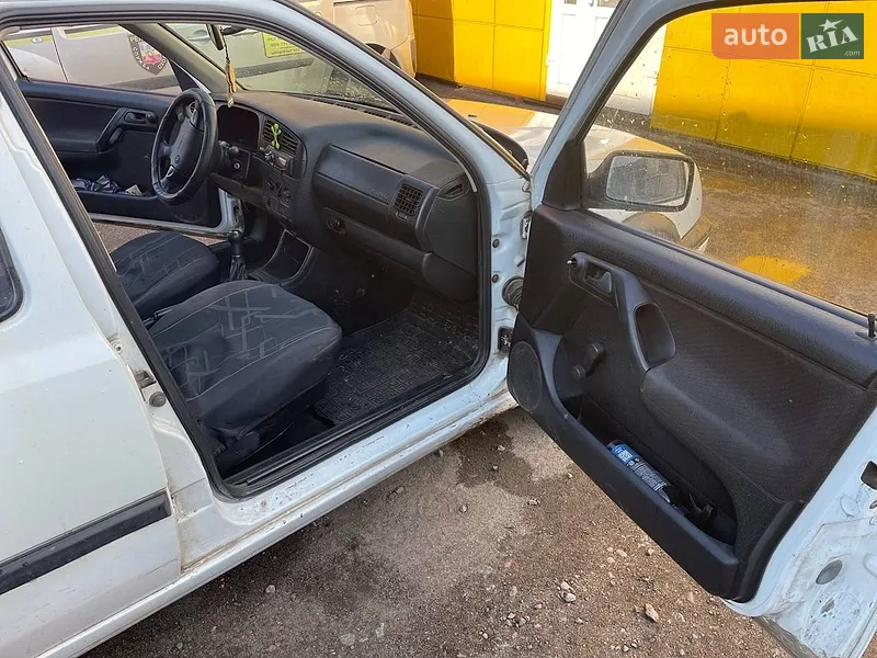 Volkswagen Golf 1993 VIN WVWZZZ1HZRW155321 фото оголошення 8 з 37
