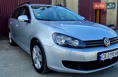 Універсал Volkswagen Golf 2010 в Чернівцях