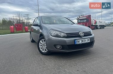 Хэтчбек Volkswagen Golf 2012 в Ровно