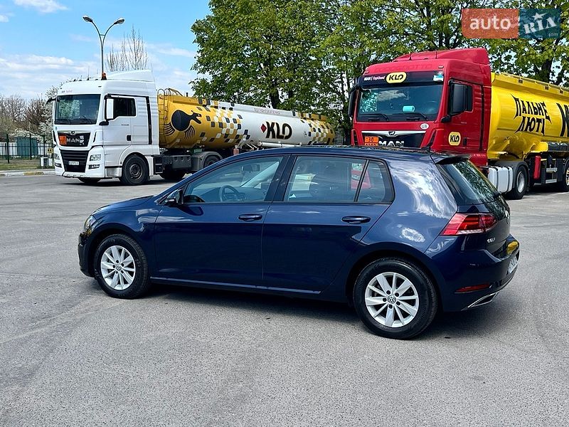 Хэтчбек Volkswagen Golf 2018 в Киеве