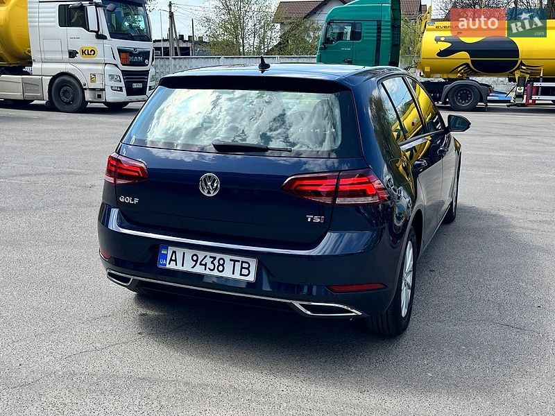 Хэтчбек Volkswagen Golf 2018 в Киеве