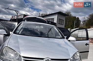 Хэтчбек Volkswagen Golf 2003 в Бучаче