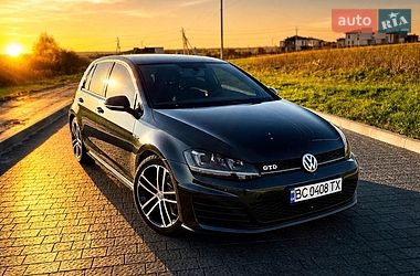 Хэтчбек Volkswagen Golf 2014 в Львове