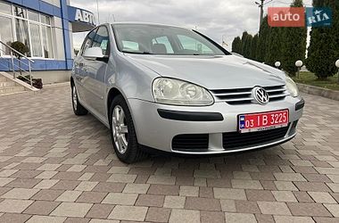 Хэтчбек Volkswagen Golf 2008 в Сарнах