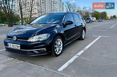 Универсал Volkswagen Golf 2017 в Киеве