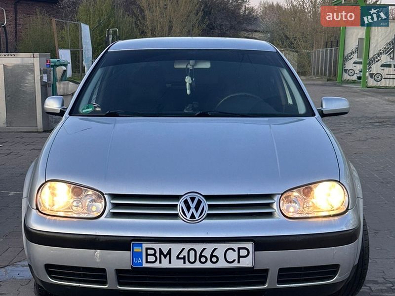 Volkswagen Golf 2003