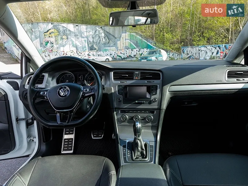 Volkswagen Golf 2013 VIN WVWZZZAUZEW108601 фото оголошення 28 з 85