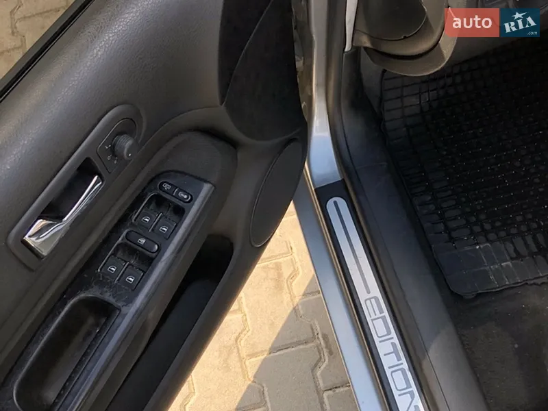 Volkswagen Golf 2002 VIN WVWZZZ1JZ3W355562 фото оголошення 24 з 68
