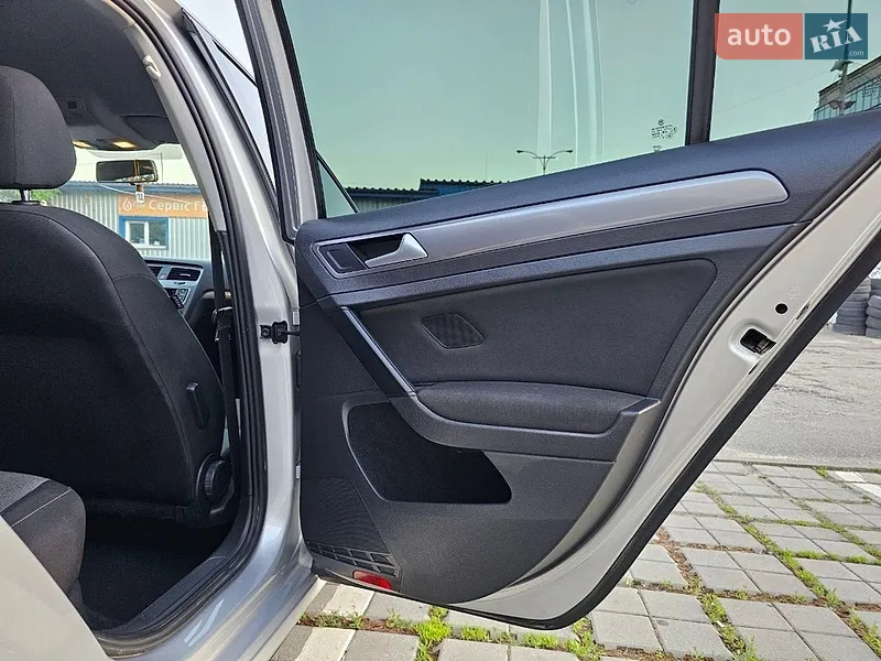 Volkswagen Golf 2016 VIN WVWZZZAUZGP596289 фото оголошення 25 з 70