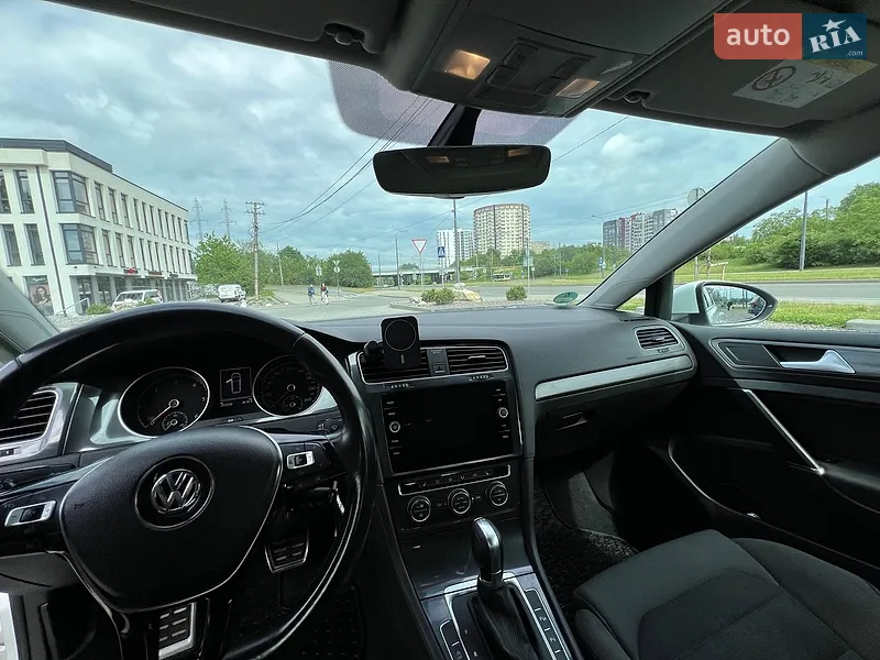 Volkswagen Golf 2017 VIN WVWZZZAUZHP761532 фото оголошення 21 з 80