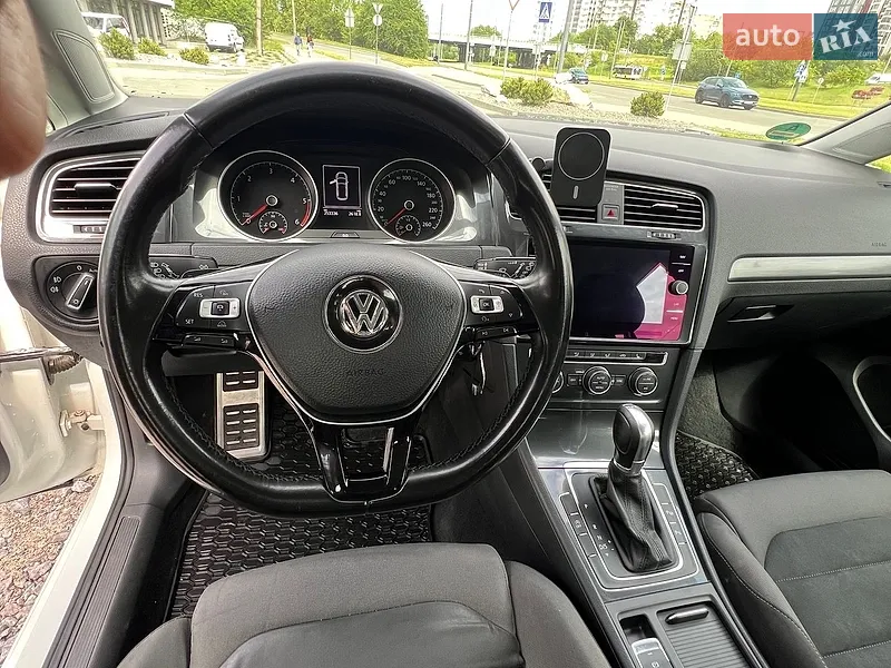 Volkswagen Golf 2017 VIN WVWZZZAUZHP761532 фото оголошення 26 з 80