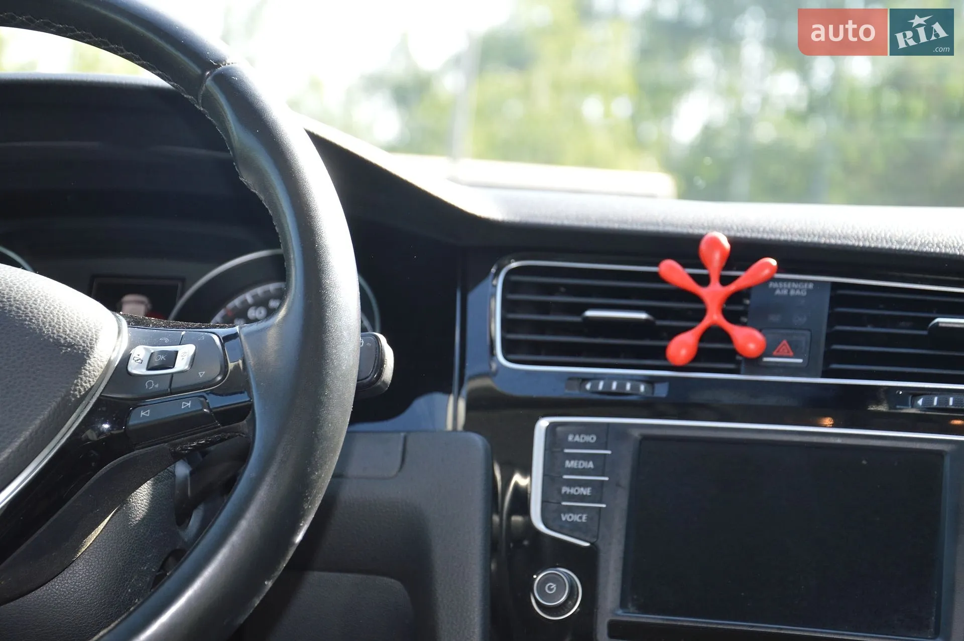 Volkswagen Golf 2016 VIN WVWZZZAUZHP552213 фото оголошення 16 з 32