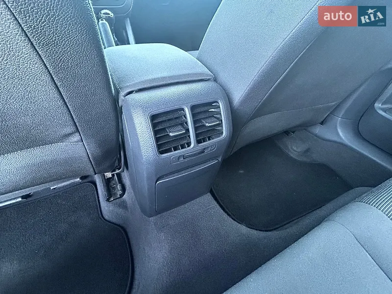 Volkswagen Golf 2004 VIN WVWZZZ1KZ4W105328 фото оголошення 30 з 71