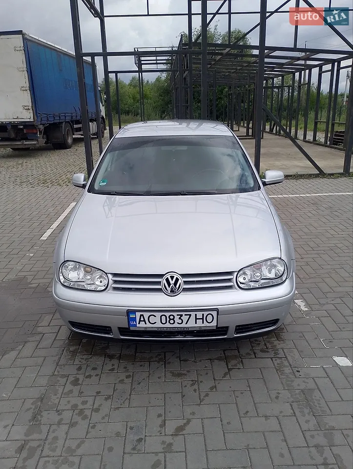 Volkswagen Golf 2003