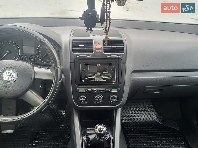 Volkswagen Golf 2004