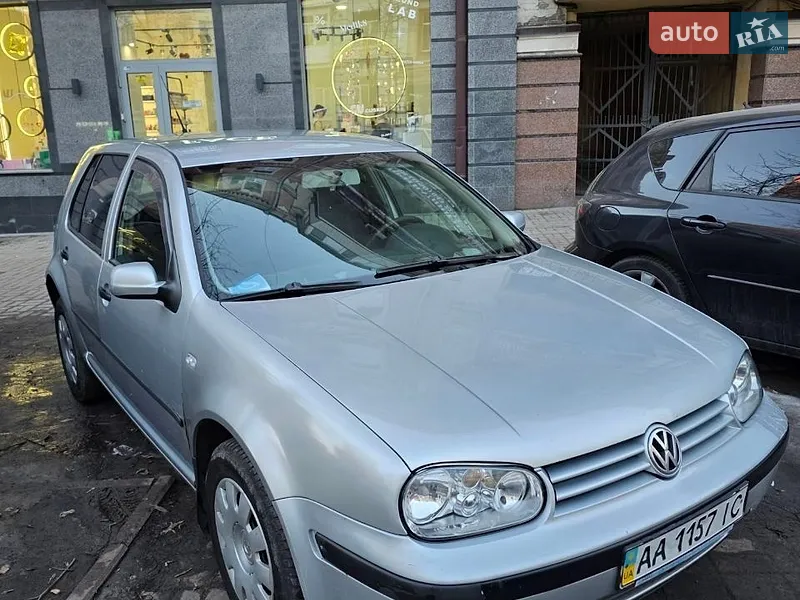 Volkswagen Golf 2003