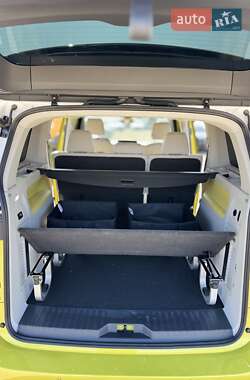 Минивэн Volkswagen I.D. Buzz 2023 в 