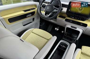 Минивэн Volkswagen I.D. Buzz 2023 в 