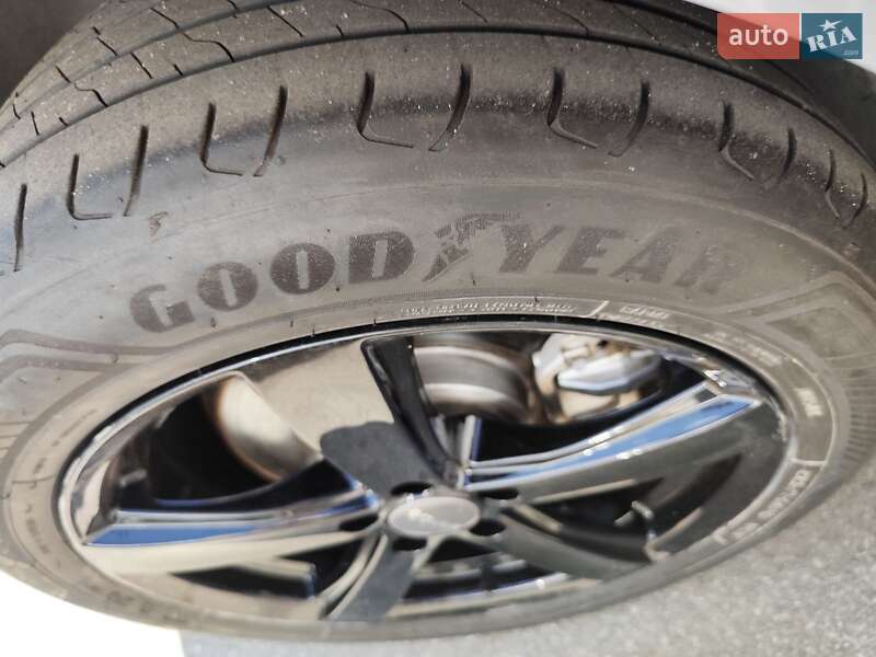 Хэтчбек Volkswagen ID.3 2021 в Киеве
