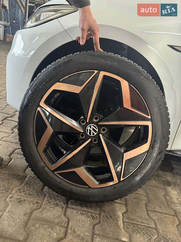 Хетчбек Volkswagen ID.3 2023 в Хмельницькому