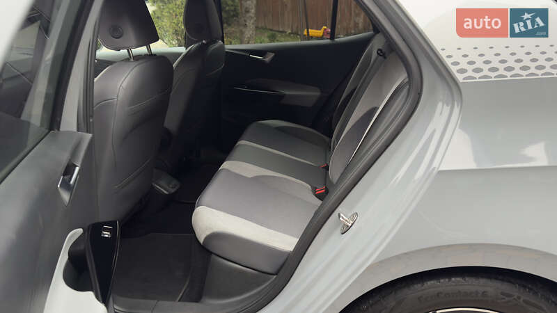 Хэтчбек Volkswagen ID.3 2021 в Сваляве