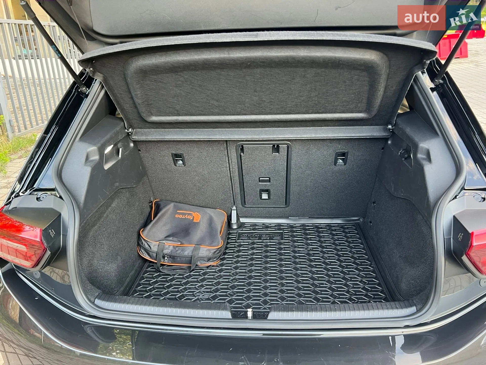 2020 Volkswagen ID.3 - мініатюра 9