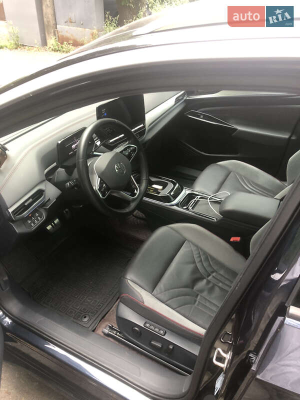 Внедорожник / Кроссовер Volkswagen ID.4 Crozz 2021 в Киеве