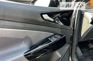 Позашляховик / Кросовер Volkswagen ID.4 2022 в 