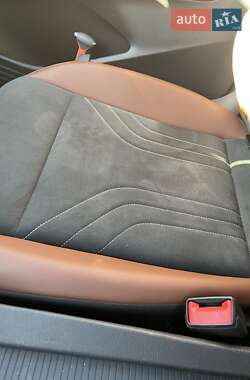 Внедорожник / Кроссовер Volkswagen ID.4 2021 в 