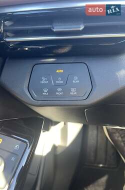 Внедорожник / Кроссовер Volkswagen ID.4 2021 в 