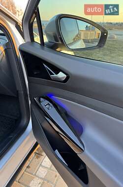 Внедорожник / Кроссовер Volkswagen ID.4 2021 в 