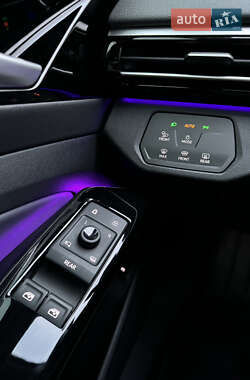 Внедорожник / Кроссовер Volkswagen ID.4 2022 в 