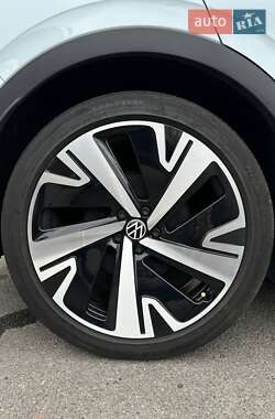 Внедорожник / Кроссовер Volkswagen ID.4 2021 в 