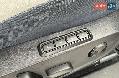 Позашляховик / Кросовер Volkswagen ID.4 2022 в 