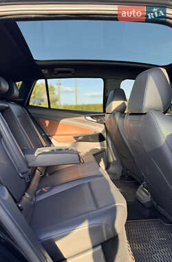 Позашляховик / Кросовер Volkswagen ID.4 2022 в 