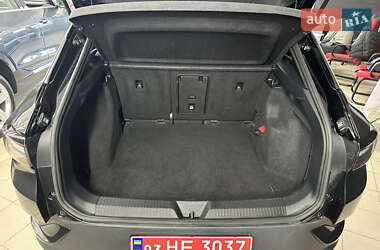 Позашляховик / Кросовер Volkswagen ID.4 2021 в 
