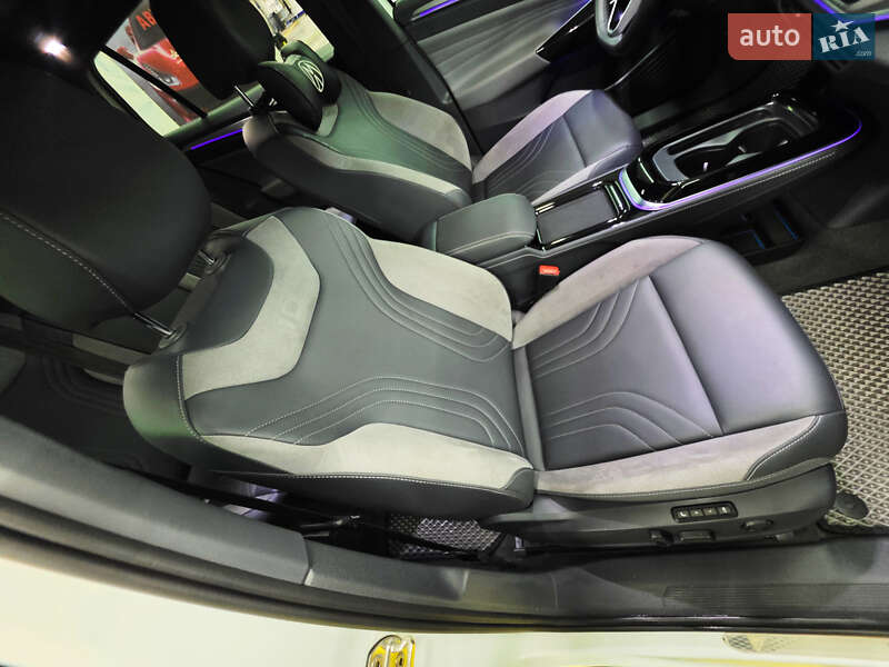 Позашляховик / Кросовер Volkswagen ID.4 2023 в Чернівцях
