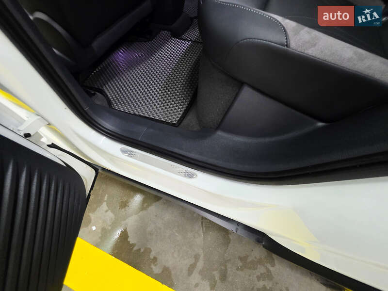 Позашляховик / Кросовер Volkswagen ID.4 2023 в Чернівцях