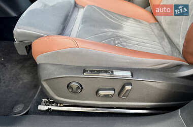 Внедорожник / Кроссовер Volkswagen ID.4 2020 в 