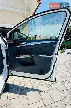 Внедорожник / Кроссовер Volkswagen ID.4 2022 в 