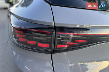 Внедорожник / Кроссовер Volkswagen ID.4 2021 в 