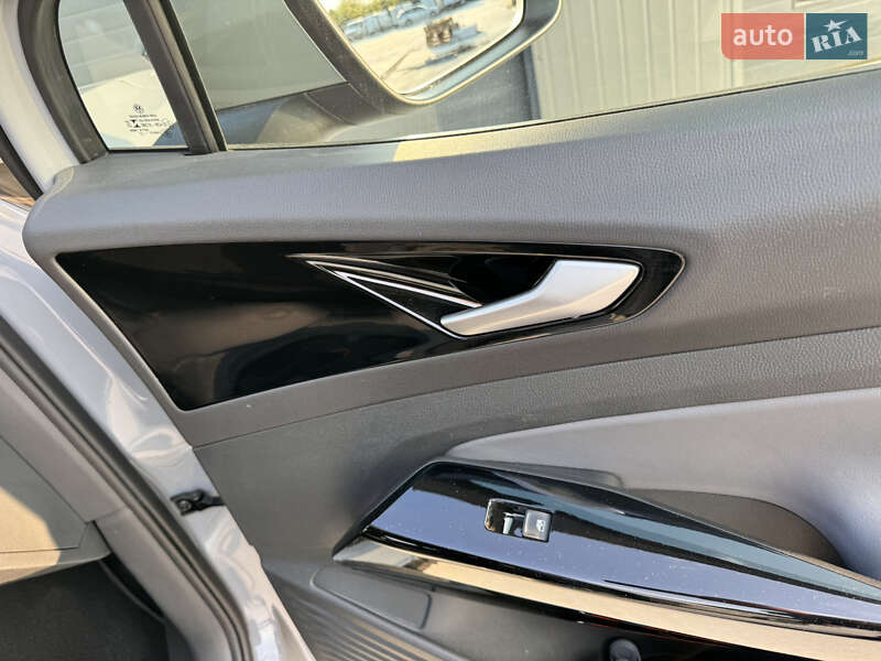 Внедорожник / Кроссовер Volkswagen ID.4 2021 в Дубно