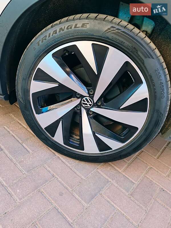Внедорожник / Кроссовер Volkswagen ID.4 2021 в Сумах