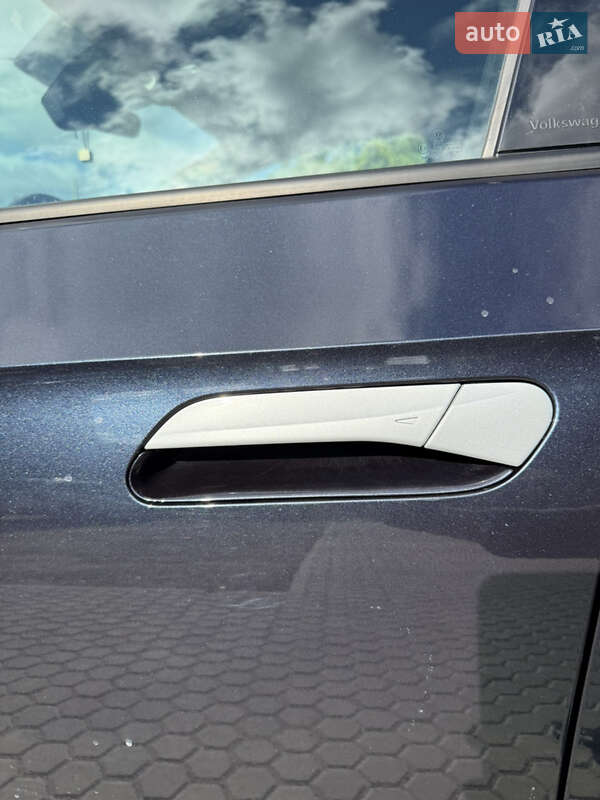 Позашляховик / Кросовер Volkswagen ID.4 2021 в Одесі