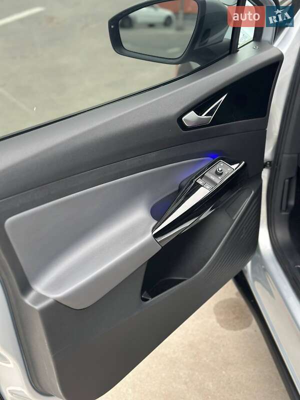 Внедорожник / Кроссовер Volkswagen ID.4 2021 в Киеве