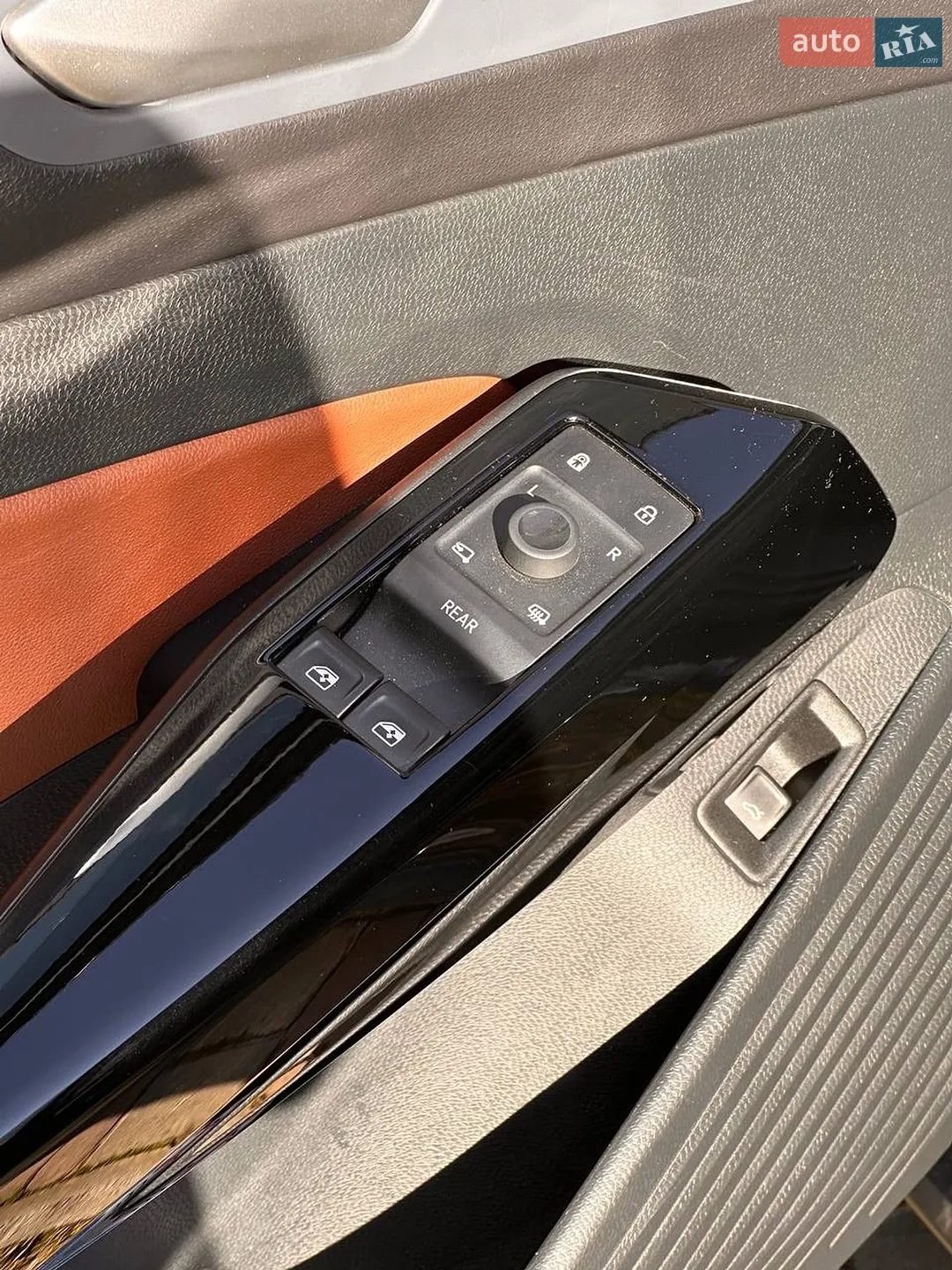 2020 Volkswagen ID.4 - мініатюра 36