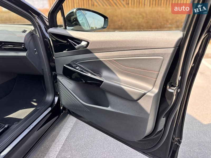 Внедорожник / Кроссовер Volkswagen ID.5 2023 в Киеве